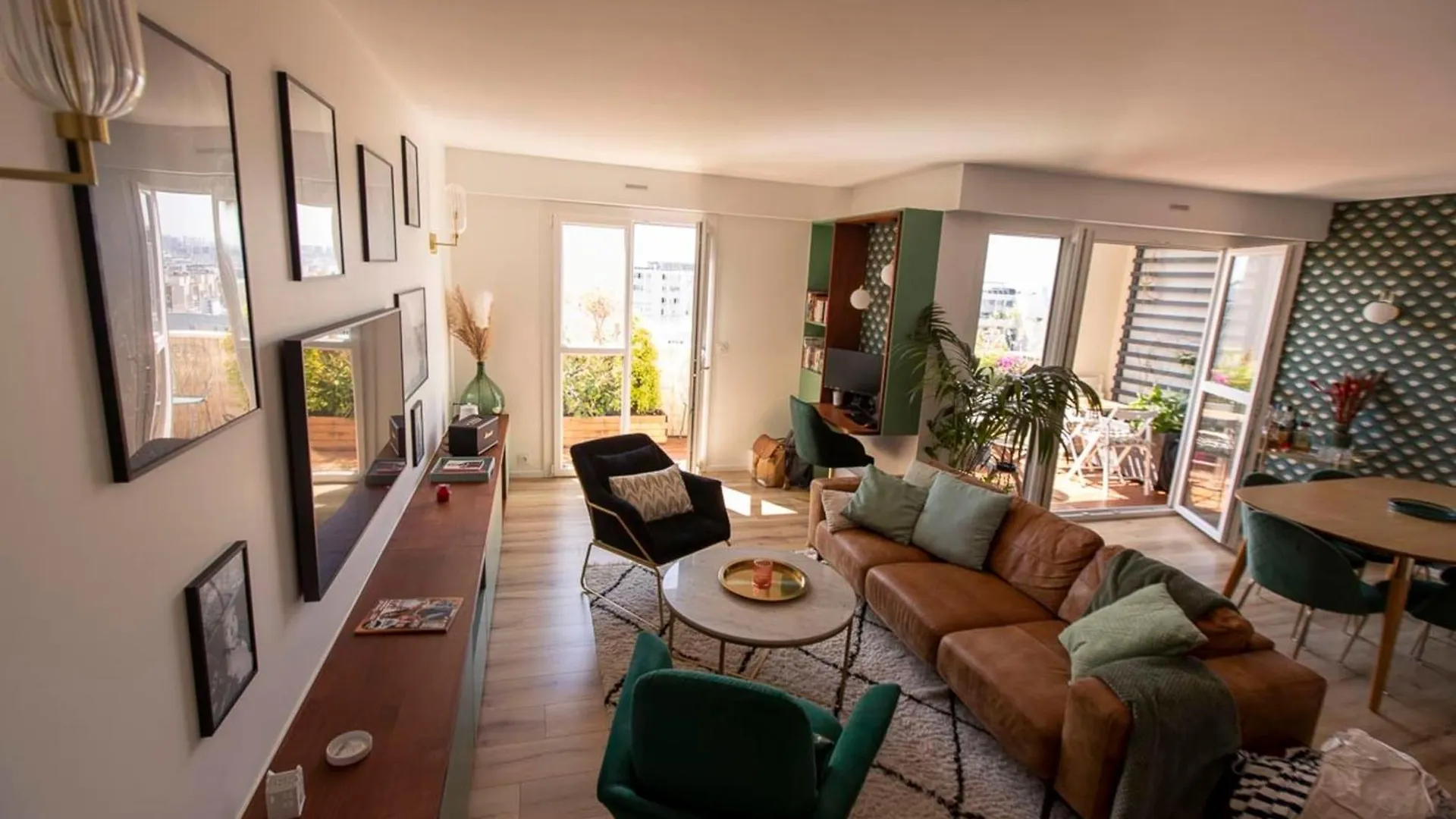 Apartment With Terrace And View Of Paris 0*,  France