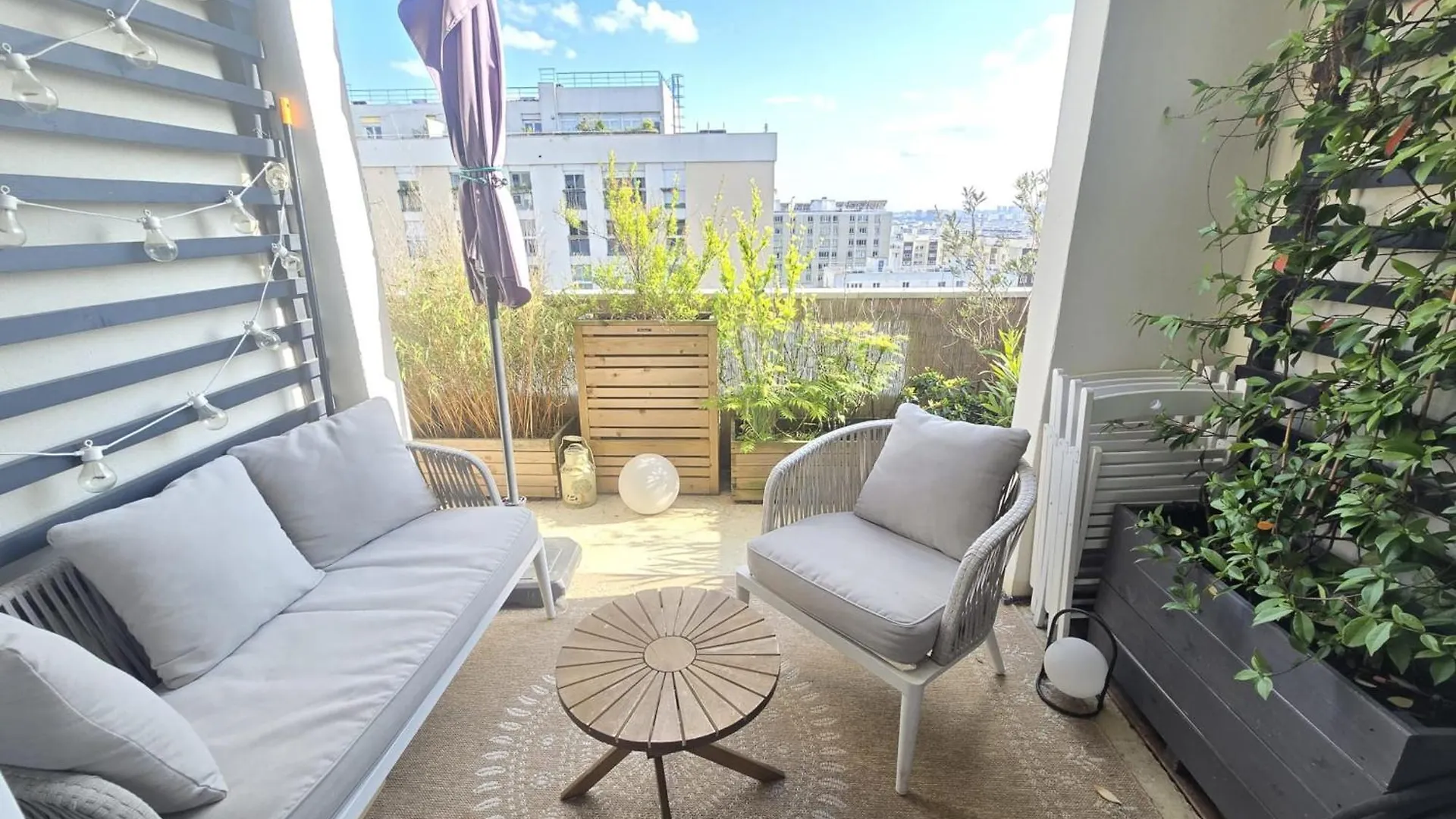 Apartment With Terrace And View Of Paris 0*,  France